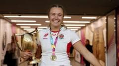 Zoe Stratford mère : la capitaine anglaise accouche