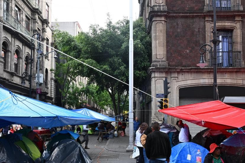 Mexico accueille l'ouverture dans un climat de tension sociale