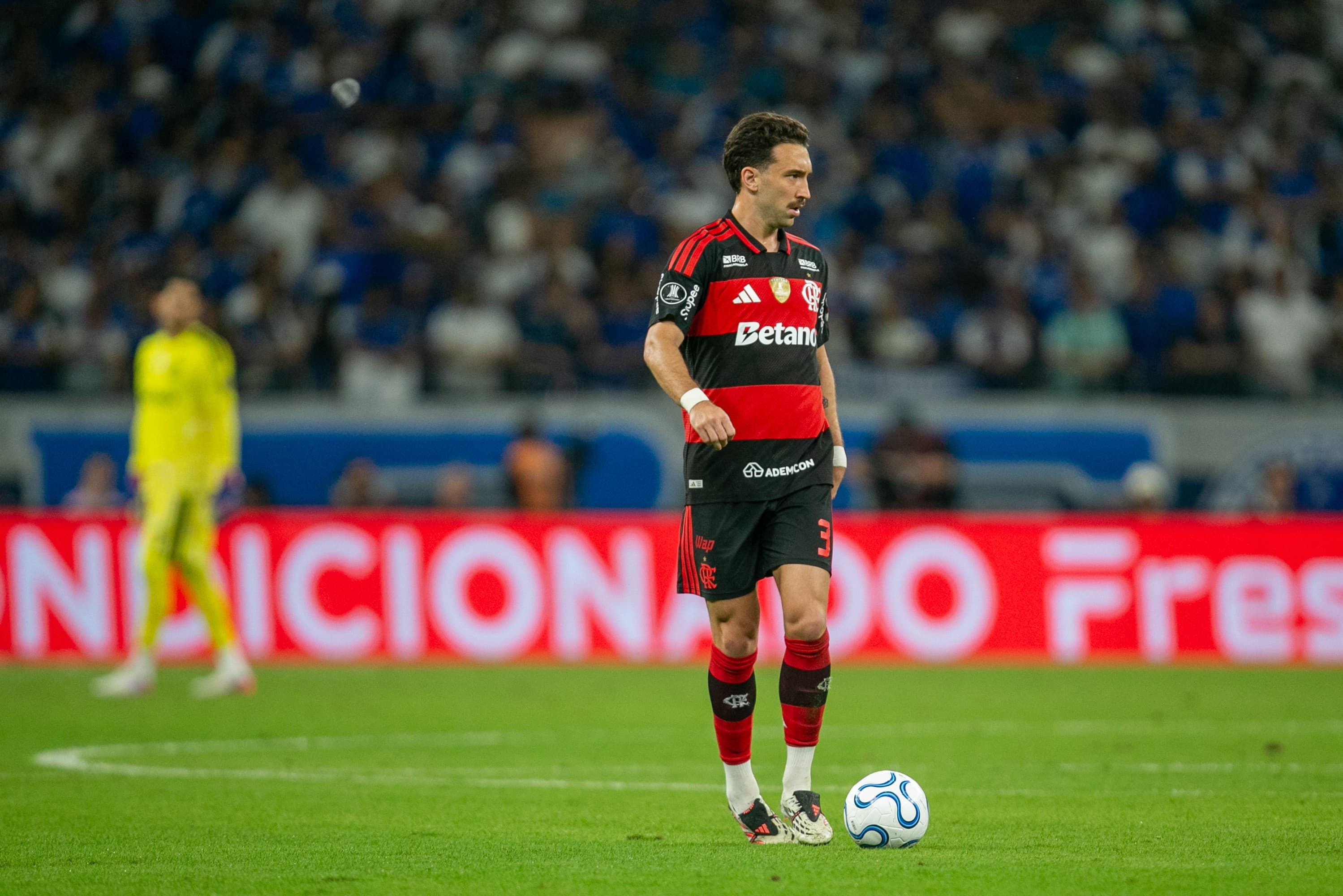 Léo Ortiz retrouve son niveau avant la Coupe du Monde 2026