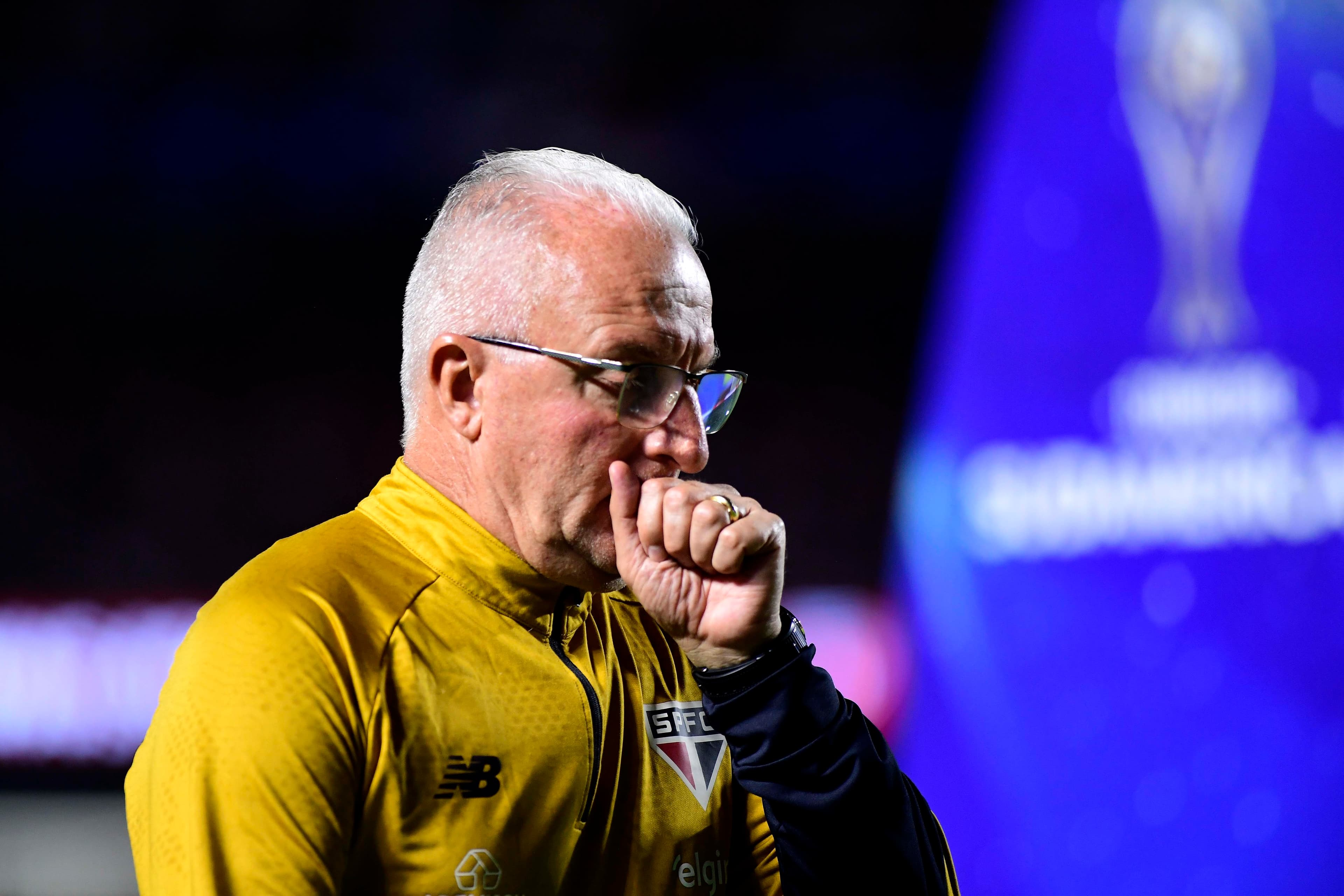 Dorival Júnior au São Paulo : instabilité tactique avant 2026