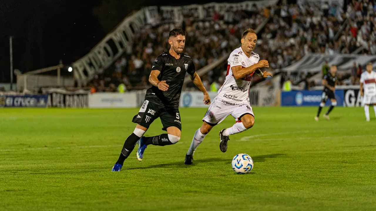 Martínez Quarta sauve River après un penalty provoqué