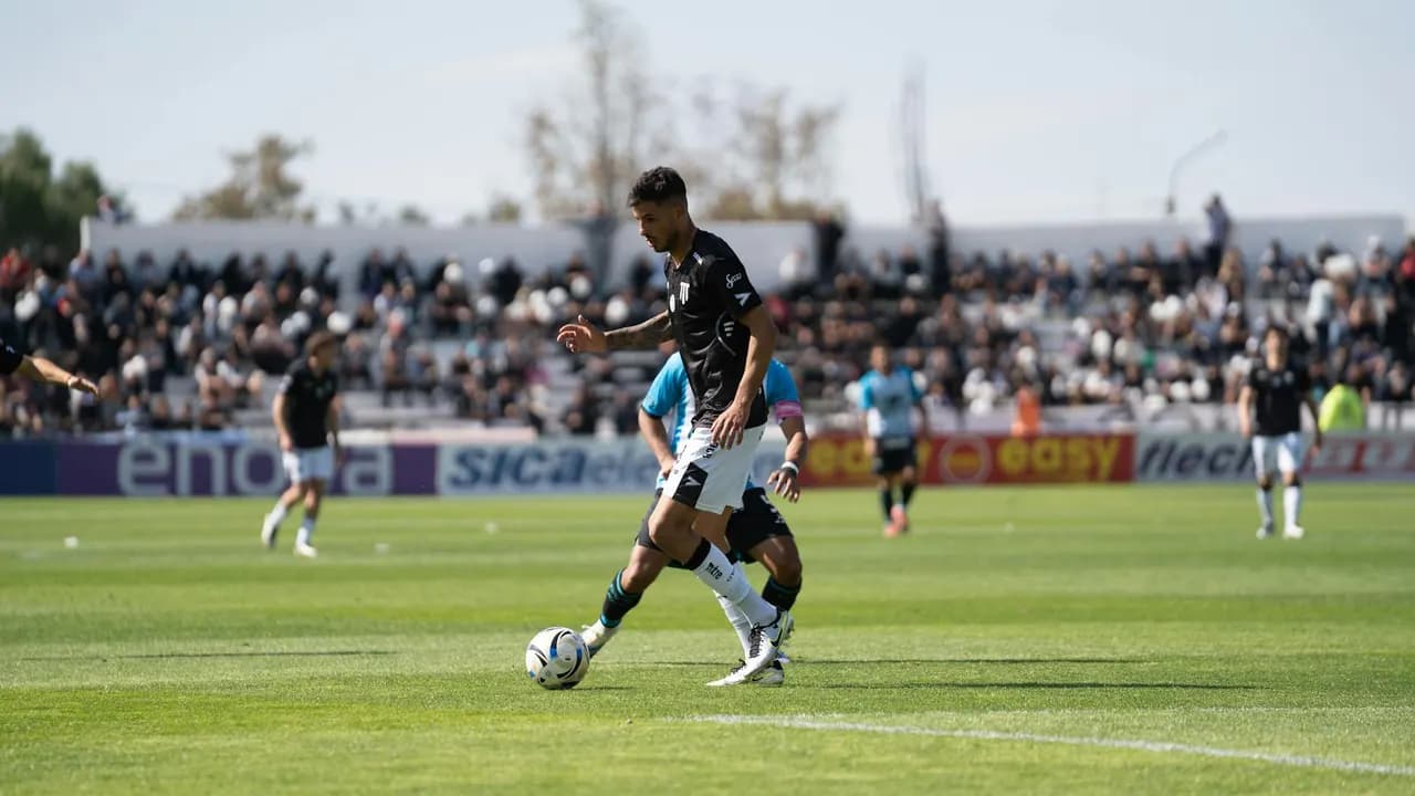 Ligue 1 : un défenseur algérien débute à l'OM